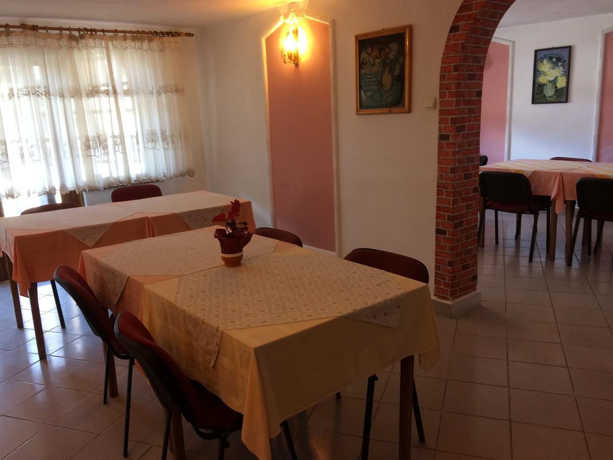 Pension Casa Alba Slanic Moldova Exterior photo
